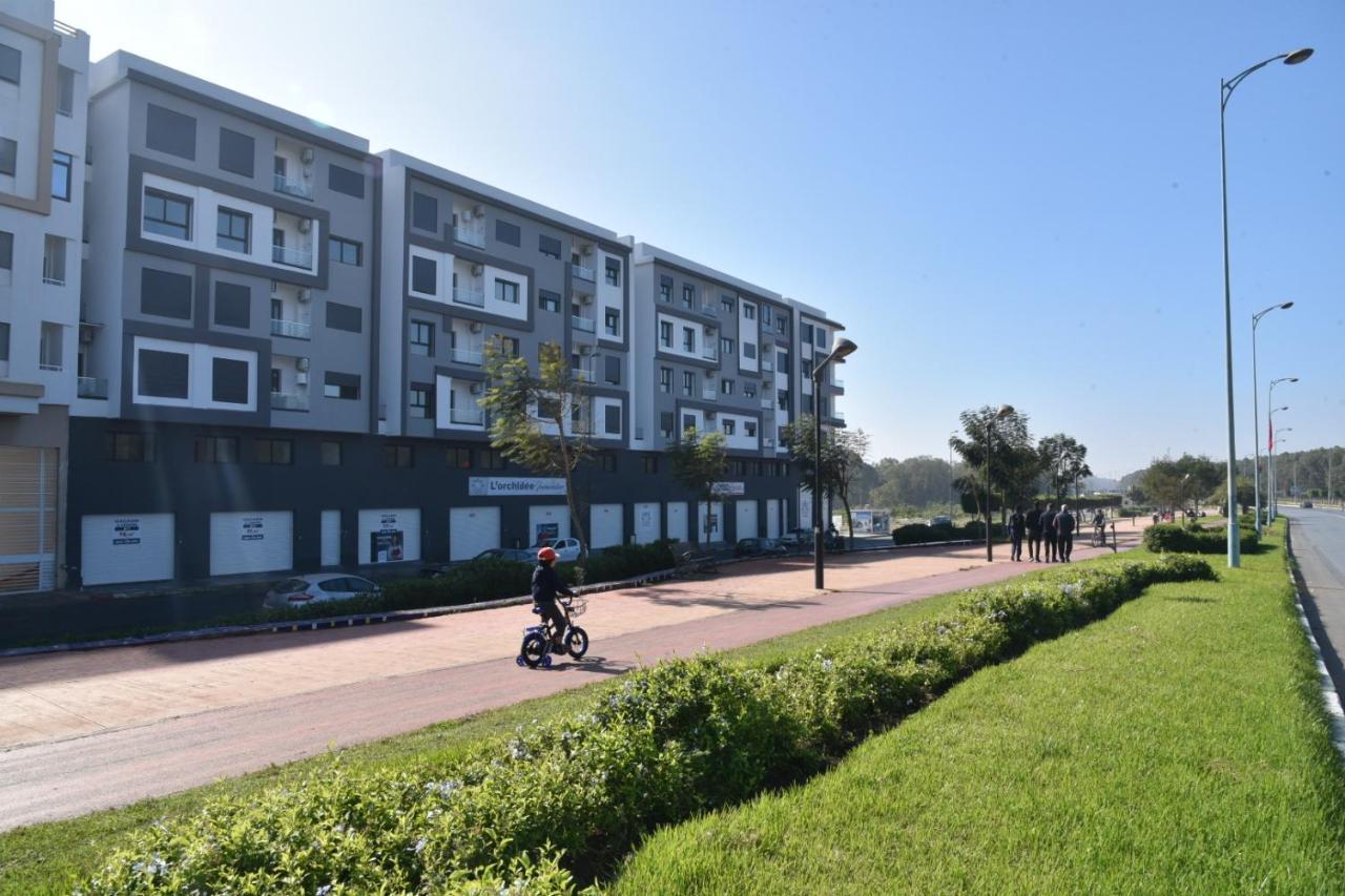 Lovely Apartment With Pool & Gym Kenitra Exterior photo